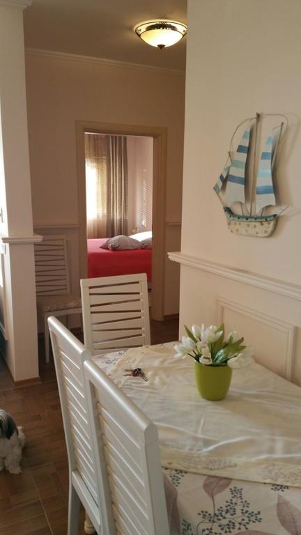 Laura'S Home Durres Exterior photo
